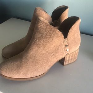 Brown suede ankle boot